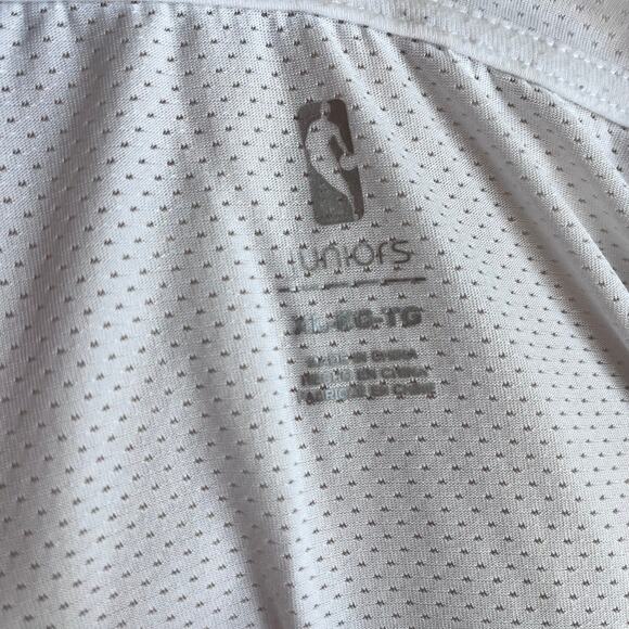 NBA Chicago Bulls Basketball White Jersey tee Juniors XL oversized team apparel - Picture 6 of 6